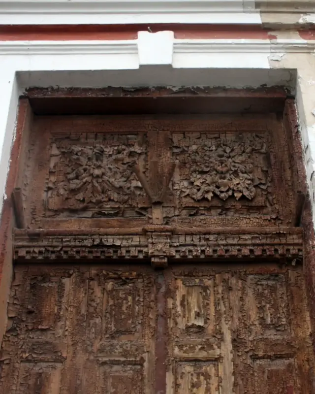 В бывшем кожвене на Василька восстановили старинные двери