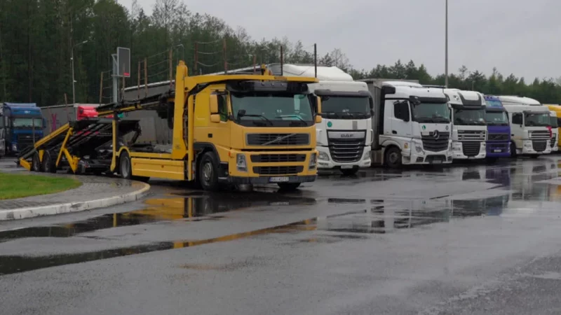 Убытки в 100 млн евро, акция протеста в Вильнюсе и новые правила для фур в Беларуси. Что происходит с «грузовым» кризисом