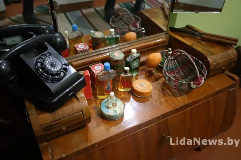 Лидский музей превратили в советскую квартиру — показывают, как лидчане отмечали Новый год в 60-е годы