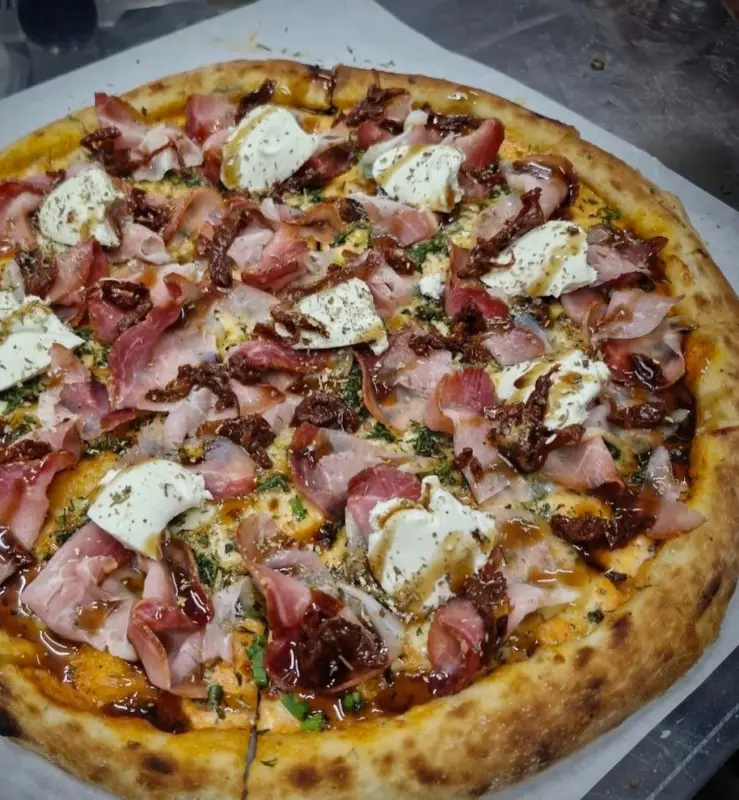 В Гродно открылось кафе домашней кухни — готовят пиццу и шаурму