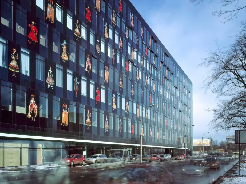 "Вельмі вясёленькая" рэканструкцыя ад Сямашкі. Чаму ў Гродне гадамі не могуць вырашыць, што рабіць з Домам быту