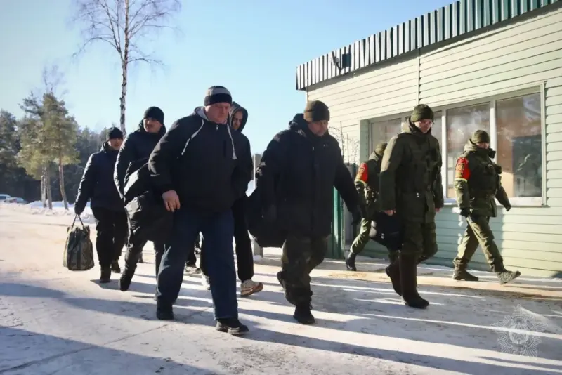 “Принимал батюшку, который крестил нашу дочь”. Гродненцев массово вызывают на военные учения военные сборы