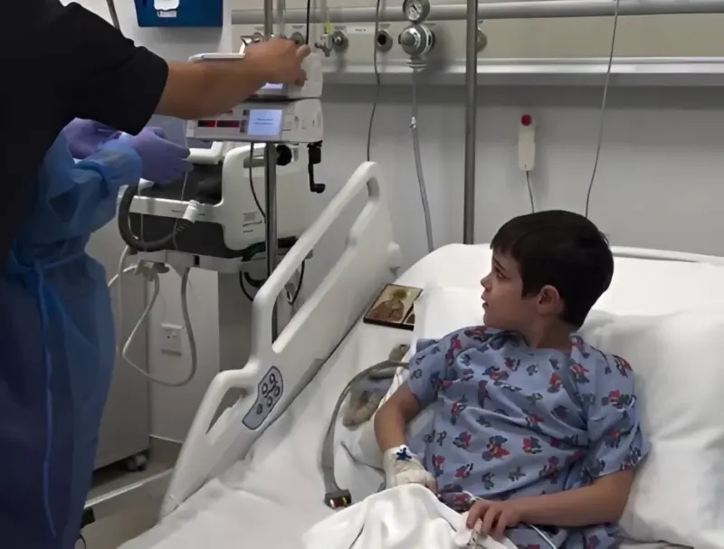 Гродненцу с миодистрофией Дюшенна ввели нужный препарат в дубайской клинике Ваня Стеценко