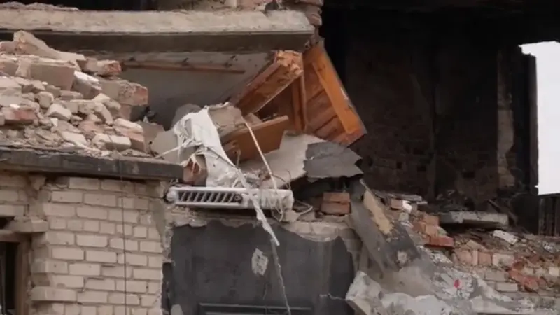 «40 кіламетраў катацца туды-сюды?». Пацярпелым ад выбуху дома пад Гроднам прапанавалі арэнднае жыллё ў Абухаве