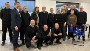 В Беларуси освободили 250 политзаключенных. Среди них журналистка Екатерина Андреева, блогер Эдуард Пальчис и Никита Золотарев (обновлено) Освобожденные политзаключенные