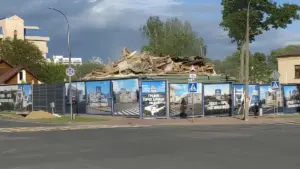 Гродно теряет уникальные деревянные здания. Почти 100-летний дом на углу Мицкевича снесли Здание Мицкевича снос