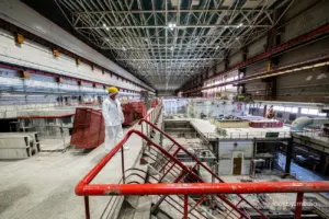 «Раздеться до белья». Репортаж с Игналинской АЭС, которую разбирают уже 16 лет На Ігналінскай АЭС. Фота: Siarhei Satsiuk / LookByMedia