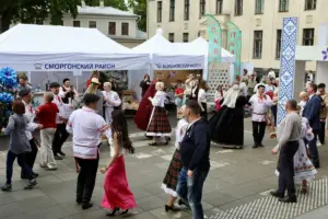 Сцена, залитая водой, и "ряженые" украинцы. Что не понравилось гродненцам на Фестивале национальных культур? Сцена, залитая водой, и "ряженые" украинцы. Что не понравилось гродненцам на Фестивале национальных культур?