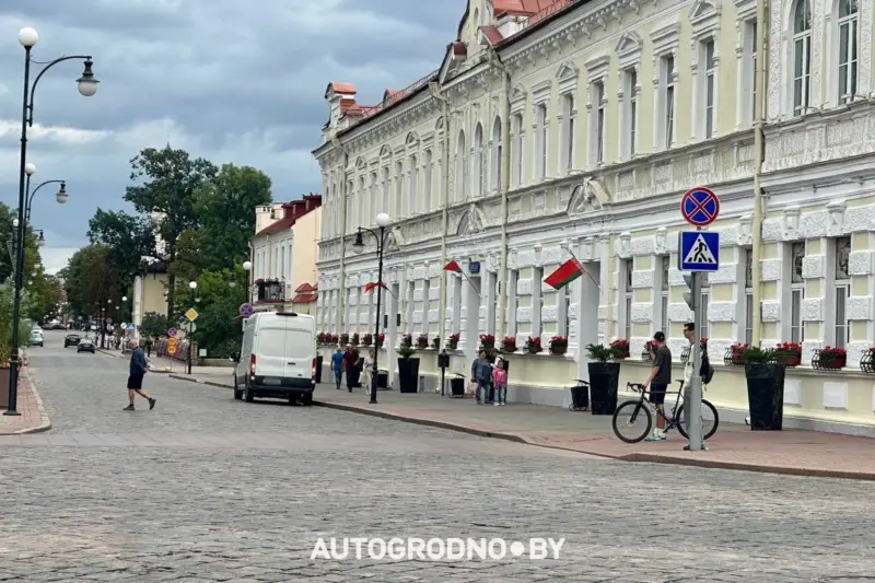 На участке улицы Ожешко полностью запретили парковку Ожешко