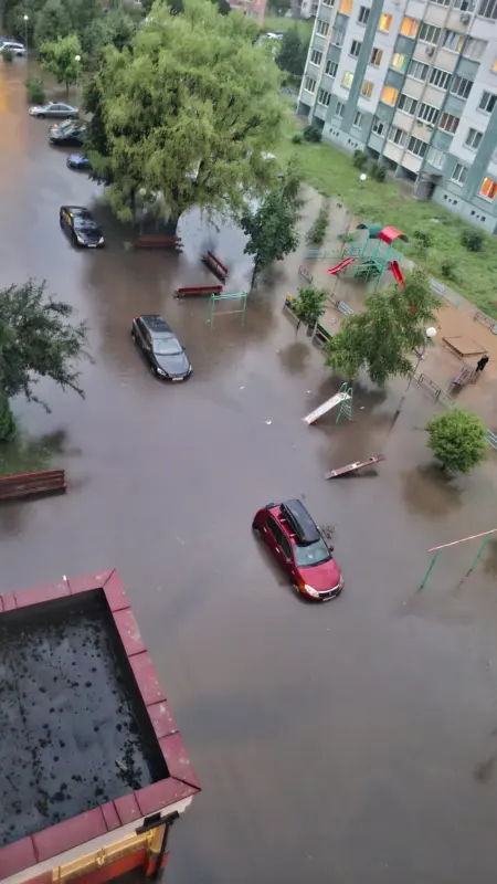 «Гродно поплыл». Получасовой ливень стал причиной самого большого за последние годы потопа в городе