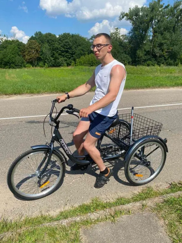 Гродненец с ДЦП окончил медуниверситет и стал преподавателем в колледже, где сам учился
