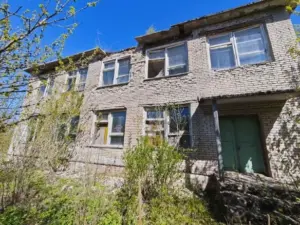 В Гродненской области снесут здание школы - оно не использовалось и не продавалось Школа в деревне Богуши. Фото из документов госзакупки