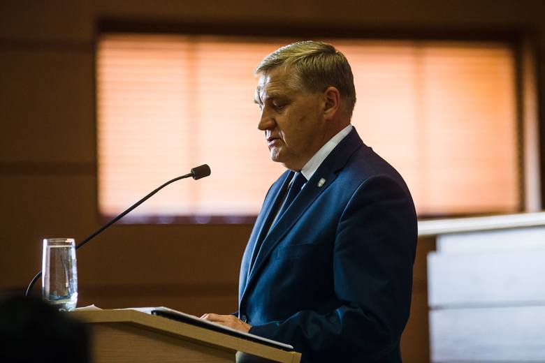 Дэпутаты зменшылі зарплату кіраўніку горада. У Беластоку Дэпутаты зменшылі зарплату кіраўніку горада. У Беластоку