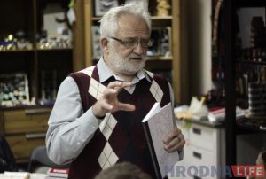 Шэсць гадзін літаратуры, філасофіі і музыкі: у “Цудоўні” ўрачыста адкрылі кніжную секцыю