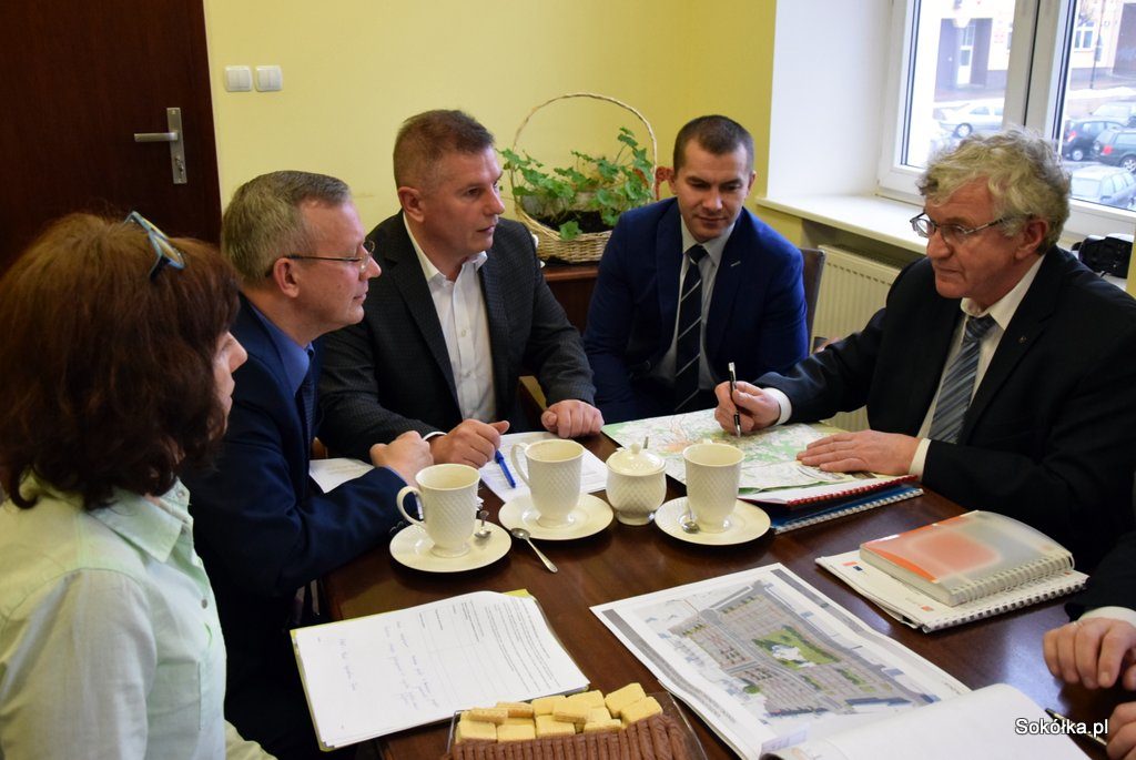  Сустрэча, на якой абмяркоўвалі магчымасць сумеснага атрымання грантаў у межах праграм трансгранічнага супрацоўніцтва, прыходзіла ў Сакулцы 16 лістапада,