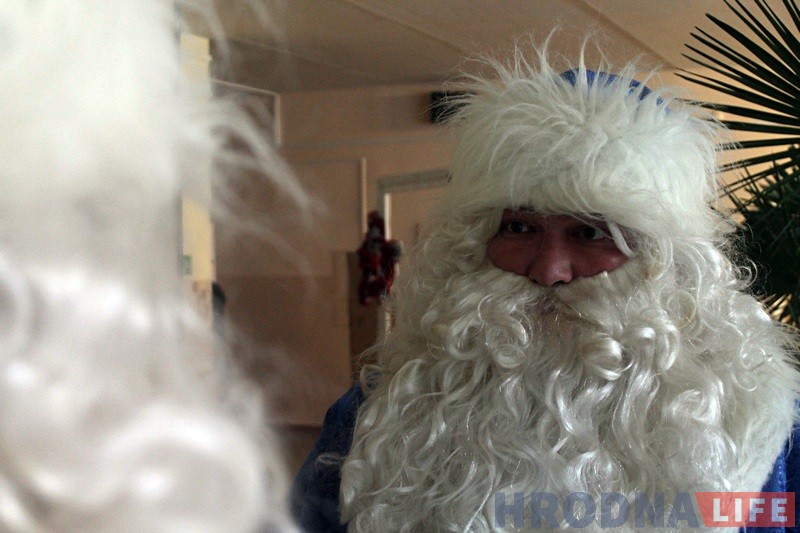 "Дзедам Марозам трэба быць у душы". Як гродзенец стаў навагоднім персанажам "Дзедам Марозам трэба быць у душы". Як гродзенец стаў навагоднім персанажам