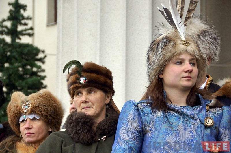 "Баторый - наша агульная гісторыя". Польскія гусары нагадалі гродзенцам пра караля "Баторый - наша агульная гісторыя". Польскія гусары нагадалі гродзенцам пра караля