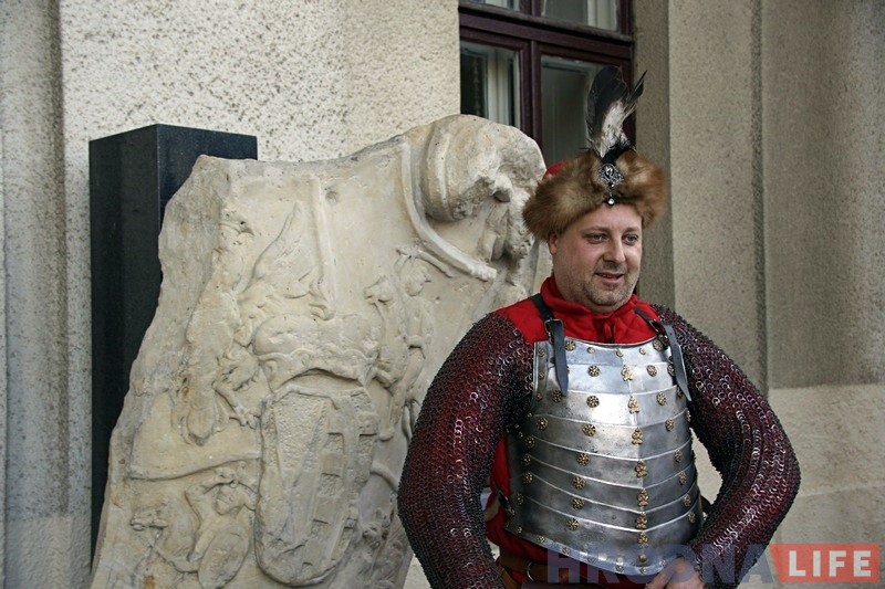 "Баторый - наша агульная гісторыя". Польскія гусары нагадалі гродзенцам пра караля "Баторый - наша агульная гісторыя". Польскія гусары нагадалі гродзенцам пра караля