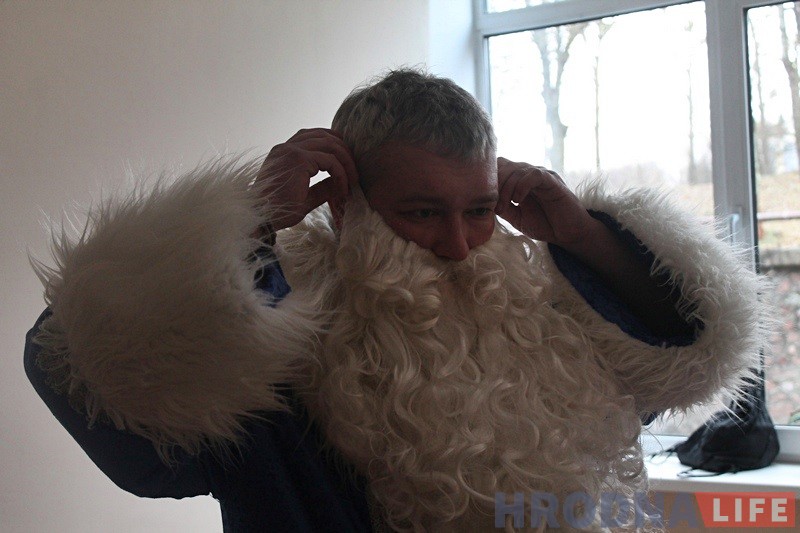 "Дзедам Марозам трэба быць у душы". Як гродзенец стаў навагоднім персанажам "Дзедам Марозам трэба быць у душы". Як гродзенец стаў навагоднім персанажам