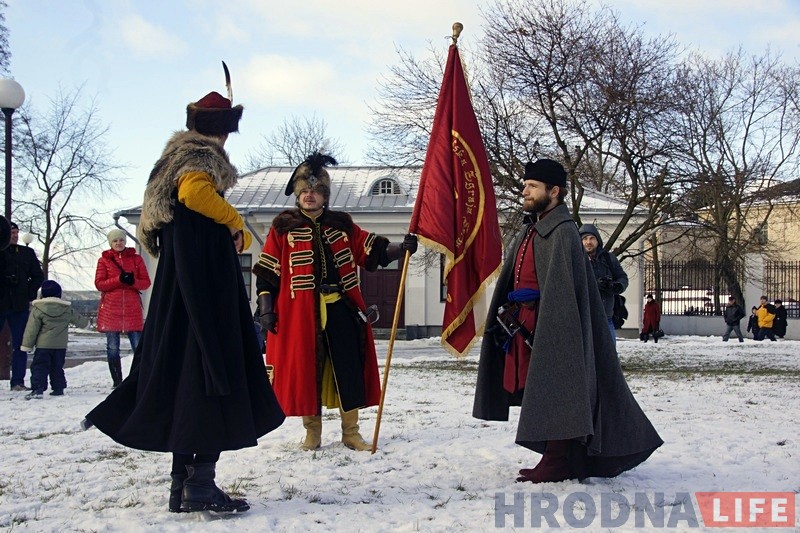 "Баторый - наша агульная гісторыя". Польскія гусары нагадалі гродзенцам пра караля "Баторый - наша агульная гісторыя". Польскія гусары нагадалі гродзенцам пра караля