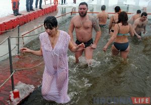 Гродзенцы на Юбілейным возеры святкавалі Вадохрышча Гродзенцы на Юбілейным возеры святкавалі Вадохрышча