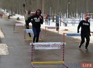 У Пышках "ракавыя клеткі" пераадольвалі бег з перашкодамі