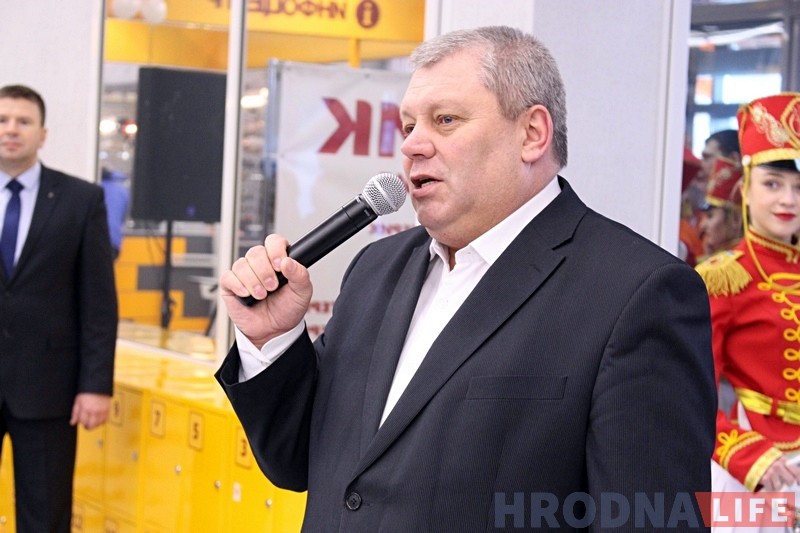 Фотарэпартаж: Самы буйны будаўнічы гіпермаркет Беларусі адкрылі ў Гродне Фотарэпартаж: Самы буйны будаўнічы гіпермаркет Беларусі адкрылі ў Гродне