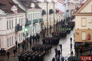 Гродзенская міліцыя ўрачыста прайшла маршам па вуліцах горада