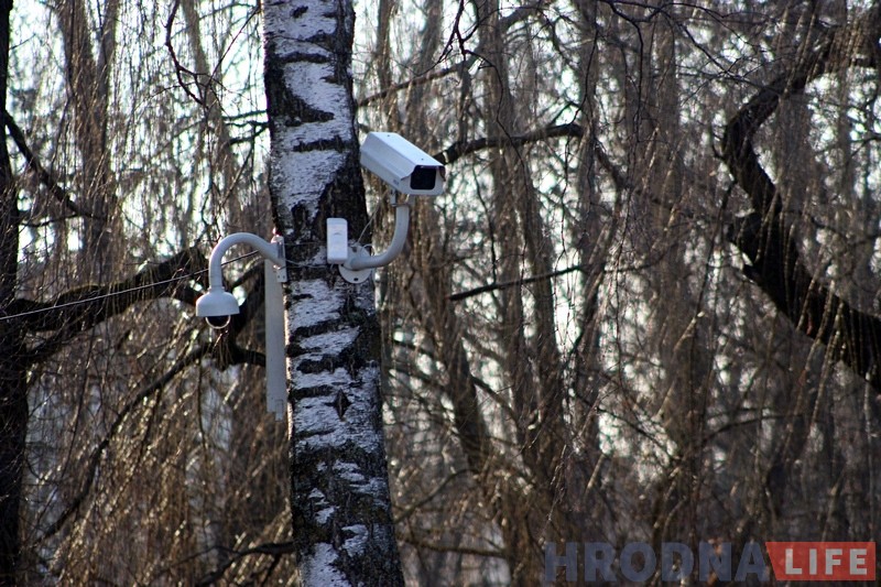 У парку Жылібера напярэдадні Маршу недармаедаў ўсталёўваюць камеры відэаназірання У парку Жылібера напярэдадні Маршу недармаедаў ўсталёўваюць камеры відэаназірання