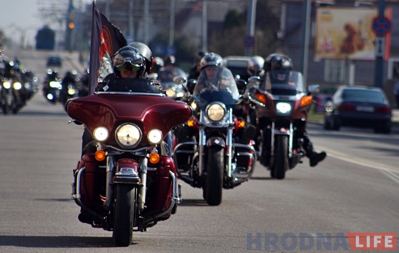 "Каб адкаталі ўвесь сезон у задавальненне". Сотні байкераў адкрылі новы мотасезон у Гродне "Каб адкаталі ўвесь сезон у задавальненне". Сотні байкераў адкрылі новы мотасезон у Гродне