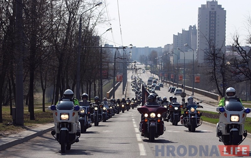 "Каб адкаталі ўвесь сезон у задавальненне". Сотні байкераў адкрылі новы мотасезон у Гродне "Каб адкаталі ўвесь сезон у задавальненне". Сотні байкераў адкрылі новы мотасезон у Гродне