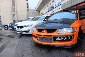 Перад прэм'ерай "Фарсаж 8" ля кінатэатраў выставілі лепшыя аўтамабілі Гродна