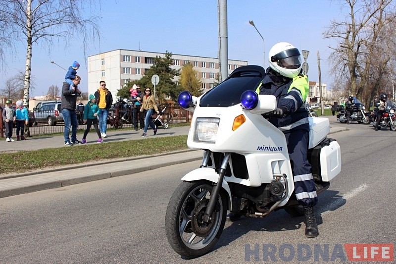"Каб адкаталі ўвесь сезон у задавальненне". Сотні байкераў адкрылі новы мотасезон у Гродне "Каб адкаталі ўвесь сезон у задавальненне". Сотні байкераў адкрылі новы мотасезон у Гродне