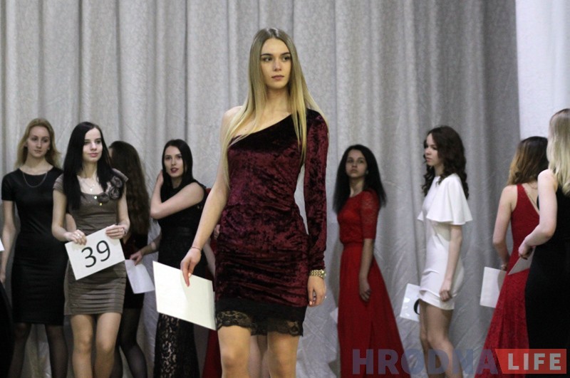 Прыгажуні ў сукенках і ў купальніках: кастынг “Міс Гродна-2017” прайшоў у Каледжы мастацтваў Прыгажуні ў сукенках і ў купальніках: кастынг “Міс Гродна-2017” прайшоў у Каледжы мастацтваў