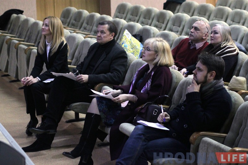 Прыгажуні ў сукенках і ў купальніках: кастынг “Міс Гродна-2017” прайшоў у Каледжы мастацтваў Прыгажуні ў сукенках і ў купальніках: кастынг “Міс Гродна-2017” прайшоў у Каледжы мастацтваў