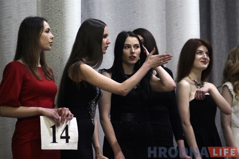 Прыгажуні ў сукенках і ў купальніках: кастынг “Міс Гродна-2017” прайшоў у Каледжы мастацтваў Прыгажуні ў сукенках і ў купальніках: кастынг “Міс Гродна-2017” прайшоў у Каледжы мастацтваў