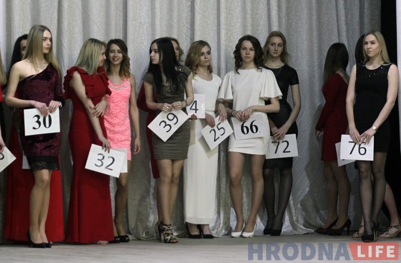 Прыгажуні ў сукенках і ў купальніках: кастынг “Міс Гродна-2017” прайшоў у Каледжы мастацтваў Прыгажуні ў сукенках і ў купальніках: кастынг “Міс Гродна-2017” прайшоў у Каледжы мастацтваў