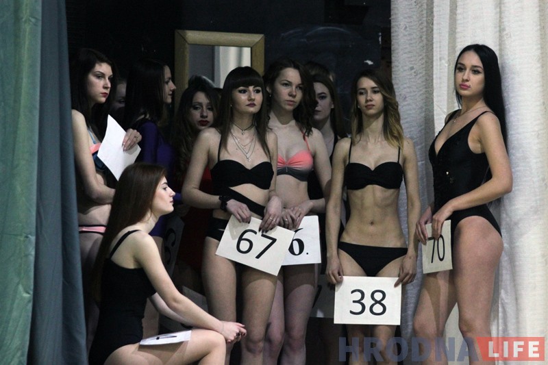 Прыгажуні ў сукенках і ў купальніках: кастынг “Міс Гродна-2017” прайшоў у Каледжы мастацтваў Прыгажуні ў сукенках і ў купальніках: кастынг “Міс Гродна-2017” прайшоў у Каледжы мастацтваў