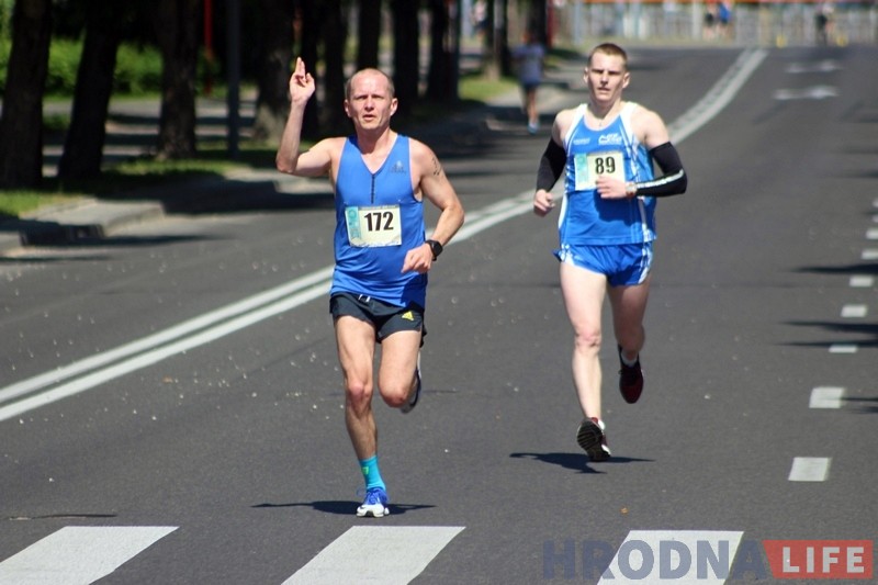 "Траса цяжкая - шмат уздымаў і пякучае сонца". Па вуліцах горада прайшоў забег "Гарадзенская вандроўка" "Траса цяжкая - шмат уздымаў і пякучае сонца". Па вуліцах горада прайшоў забег "Гарадзенская вандроўка"