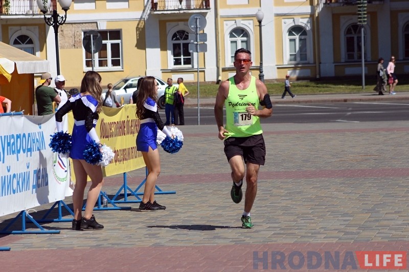 "Траса цяжкая - шмат уздымаў і пякучае сонца". Па вуліцах горада прайшоў забег "Гарадзенская вандроўка"