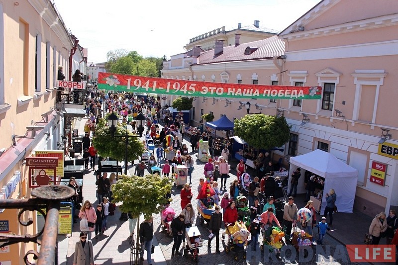 Ад Майдадыра да піратаў: у Гродне прайшоў трэці парад дзіцячых вазкоў Ад Майдадыра да піратаў: у Гродне прайшоў трэці парад дзіцячых вазкоў