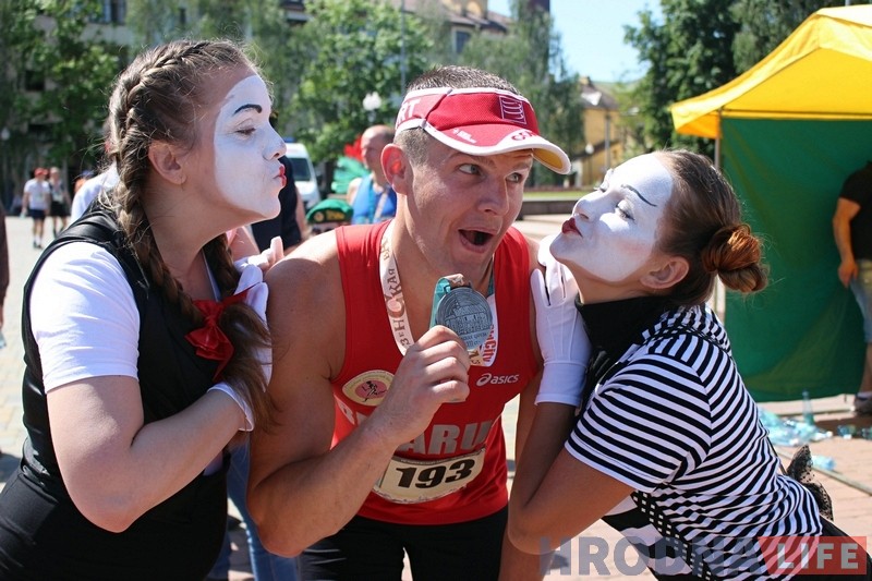 "Траса цяжкая - шмат уздымаў і пякучае сонца". Па вуліцах горада прайшоў забег "Гарадзенская вандроўка" "Траса цяжкая - шмат уздымаў і пякучае сонца". Па вуліцах горада прайшоў забег "Гарадзенская вандроўка"