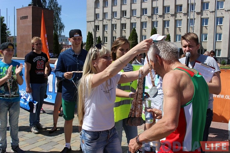 "Траса цяжкая - шмат уздымаў і пякучае сонца". Па вуліцах горада прайшоў забег "Гарадзенская вандроўка" "Траса цяжкая - шмат уздымаў і пякучае сонца". Па вуліцах горада прайшоў забег "Гарадзенская вандроўка"