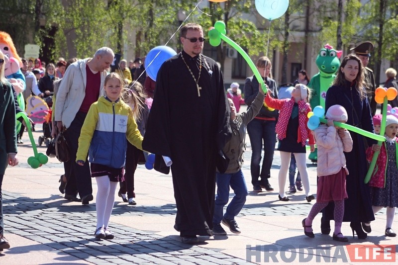 Ад Майдадыра да піратаў: у Гродне прайшоў трэці парад дзіцячых вазкоў Ад Майдадыра да піратаў: у Гродне прайшоў трэці парад дзіцячых вазкоў