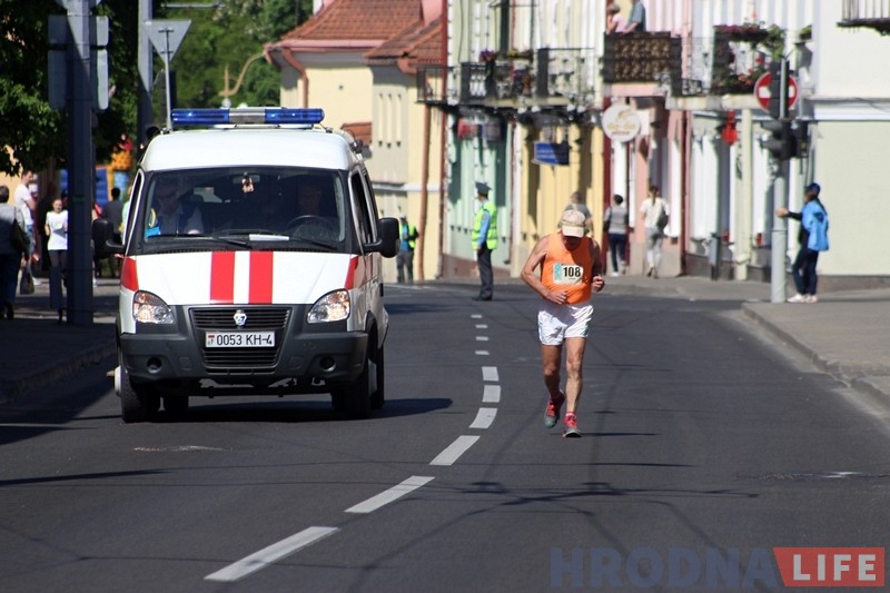 "Траса цяжкая - шмат уздымаў і пякучае сонца". Па вуліцах горада прайшоў забег "Гарадзенская вандроўка" "Траса цяжкая - шмат уздымаў і пякучае сонца". Па вуліцах горада прайшоў забег "Гарадзенская вандроўка"