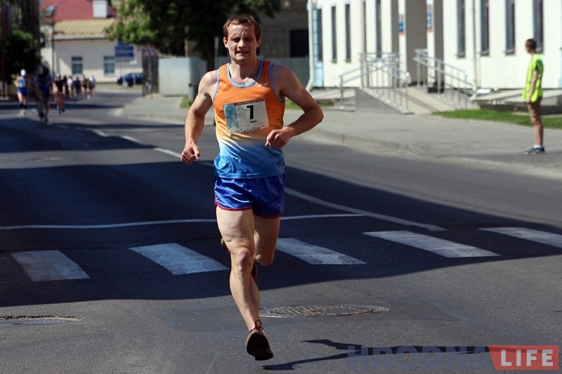 "Траса цяжкая - шмат уздымаў і пякучае сонца". Па вуліцах горада прайшоў забег "Гарадзенская вандроўка" "Траса цяжкая - шмат уздымаў і пякучае сонца". Па вуліцах горада прайшоў забег "Гарадзенская вандроўка"