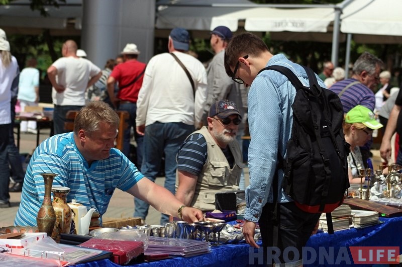 На гродзенскiм кірмашы даўніны пачынаюць выстаўляцца замежнікі На гродзенскiм кірмашы даўніны пачынаюць выстаўляцца замежнікі