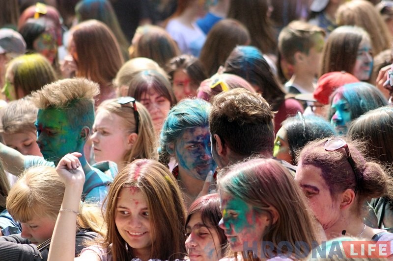 У парку Жылібера праходзіць фестываль фарбаў ColorFest У парку Жылібера праходзіць фестываль фарбаў ColorFest