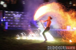 Жывыя статуі, танцы і фудкорт. У Гродне праходзіць VI міжнародны Біг-Міні-Фестываль вулічных мастацтваў Жывыя статуі, танцы і фудкорт. У Гродне праходзіць VI міжнародны Біг-Міні-Фестываль вулічных мастацтваў