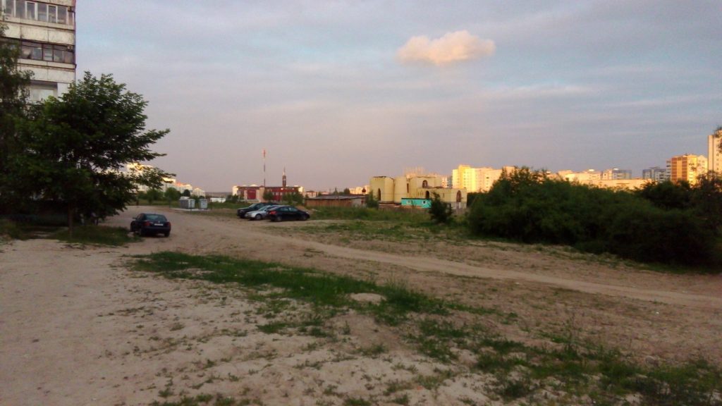 "Харошы раён, але рабіць тут няма чаго". Гродзенцы абмеркавалі шэрыя зялёныя зоны Дзевятоўкі і іншых спальных раёнаў